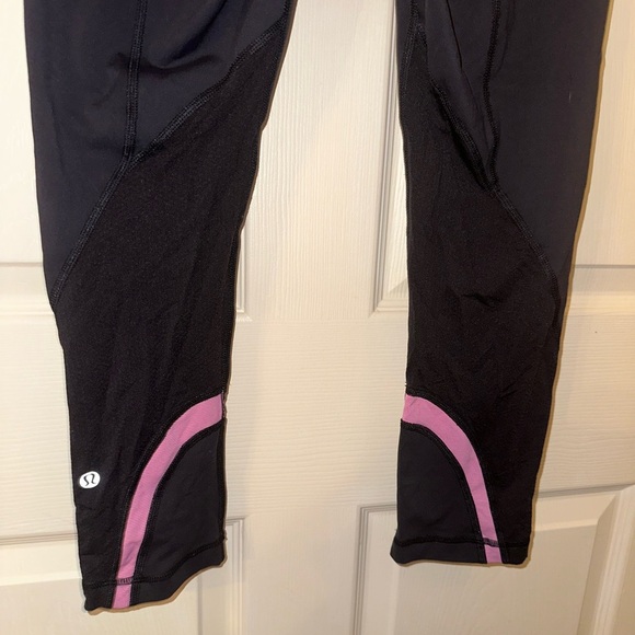 Lululemon Athletica Black and Pink capri Leggings 6 gym activewear athletic - Picture 4 of 7